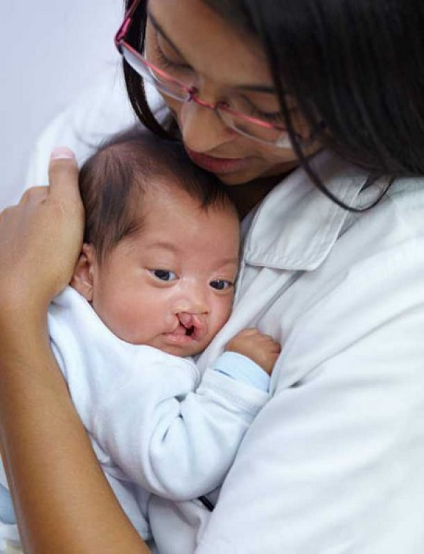 Cuidador de Bebê de 6 Meses Manguinhos - Cuidador de Bebê com Deficiência